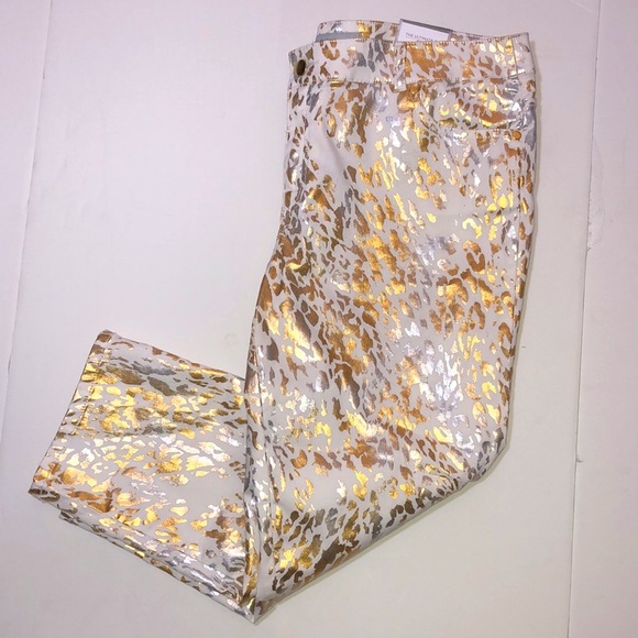 Chico’s Platinum Denim Women’s Cheetah Crop 3 - Picture 12 of 12